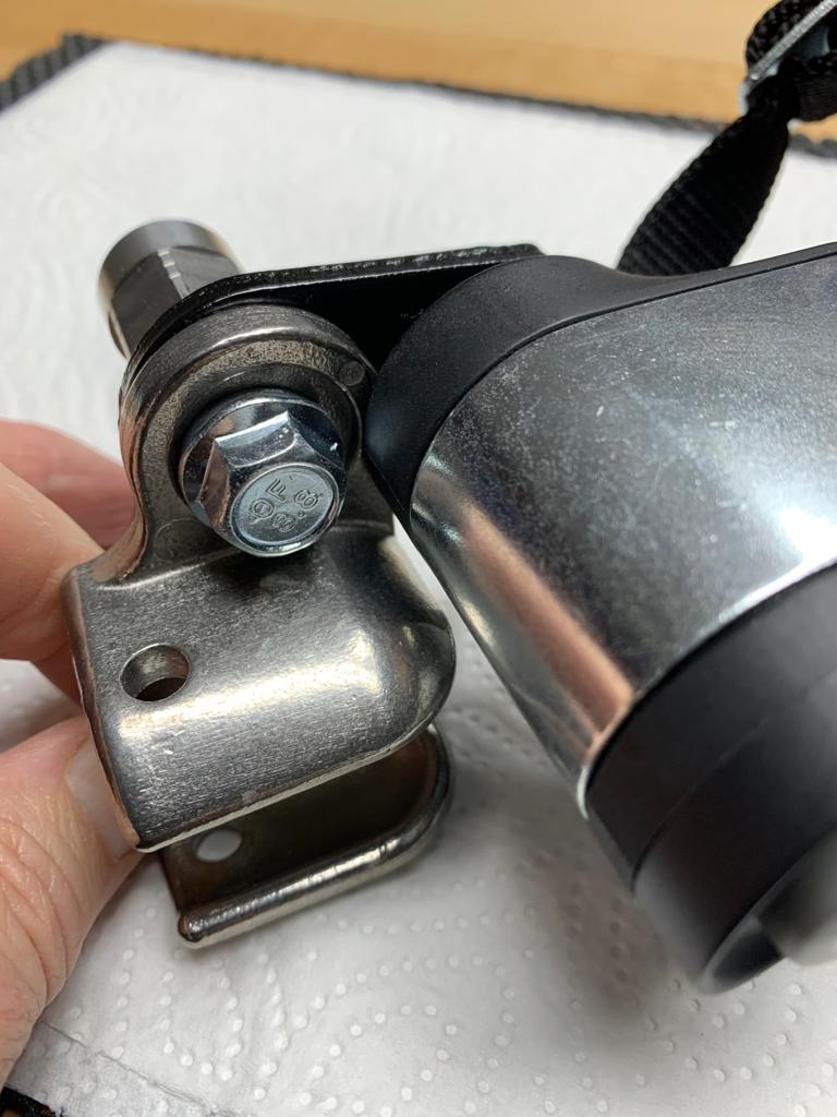 Screw fitting set for universal adapter - double mounting