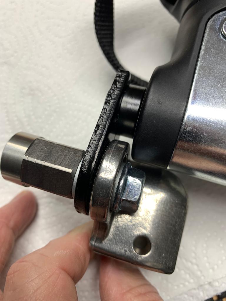 Screw fitting set for universal adapter - double mounting